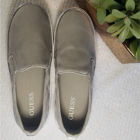 Guess Daylea Platform Sneaker Size 5.5 Gray/Silver Slip-On Faux Suede Comfy New - Picture 3 of 10